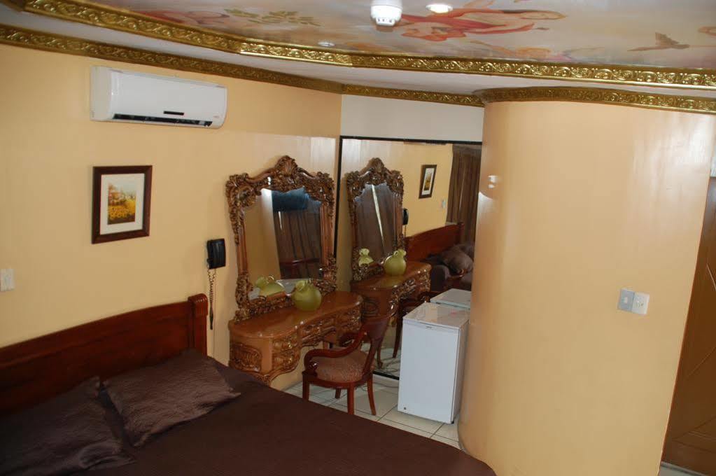 Hotel Ciudad Latin Palace Guayaquil Ngoại thất bức ảnh